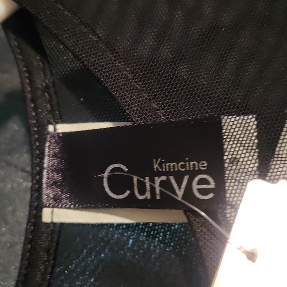 ⚫️NWT KIMCINE CURVE FLORAL DRESS - Picture 3 of 3